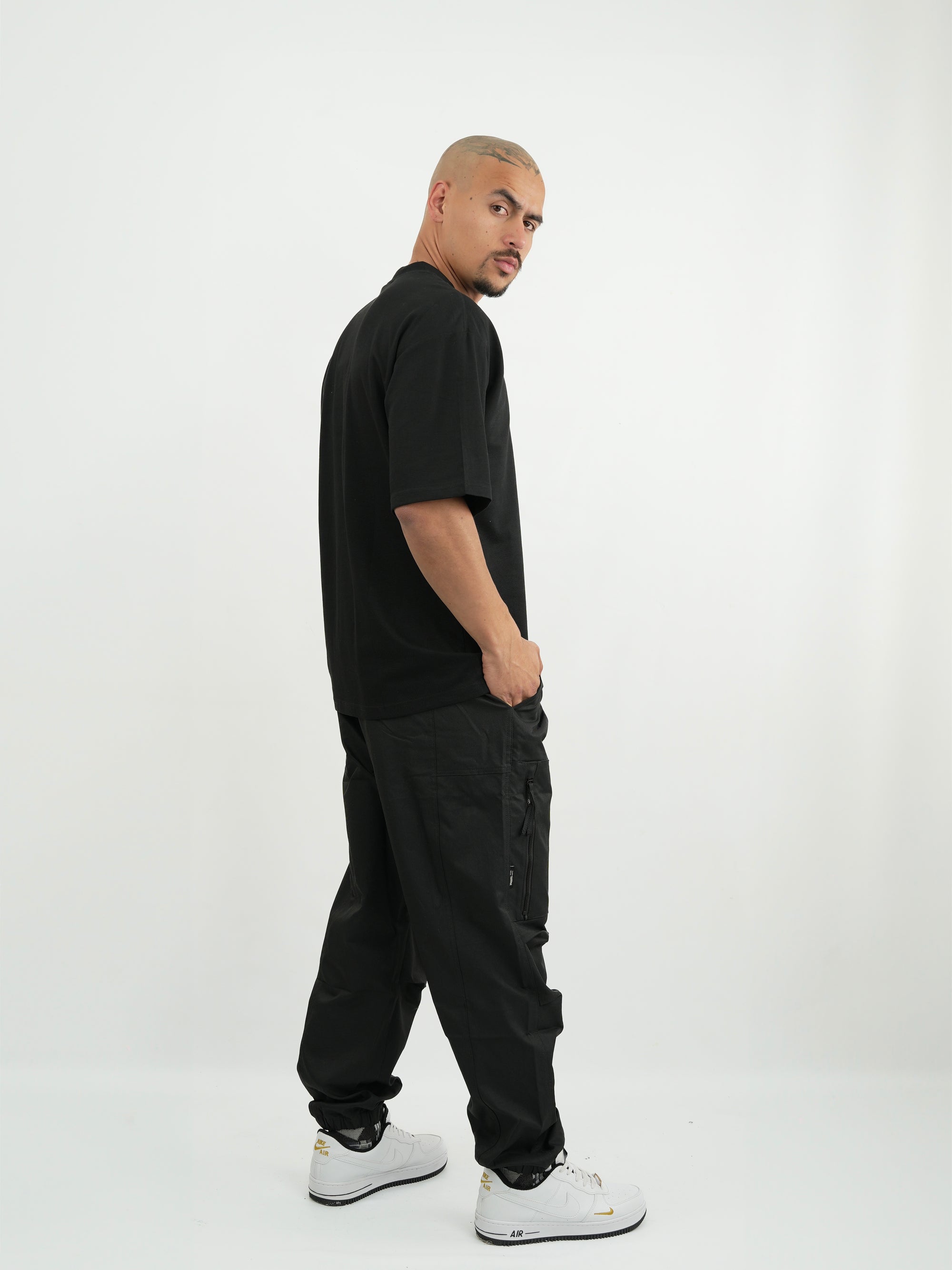 CAMISETA HOMBRE CHCA001 NEGRO