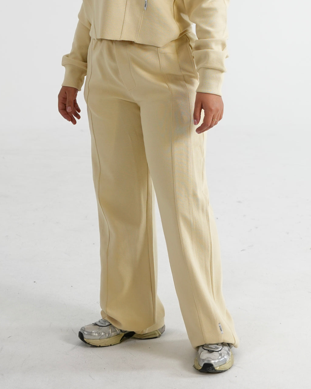 SUDADERA V002 BEIGE