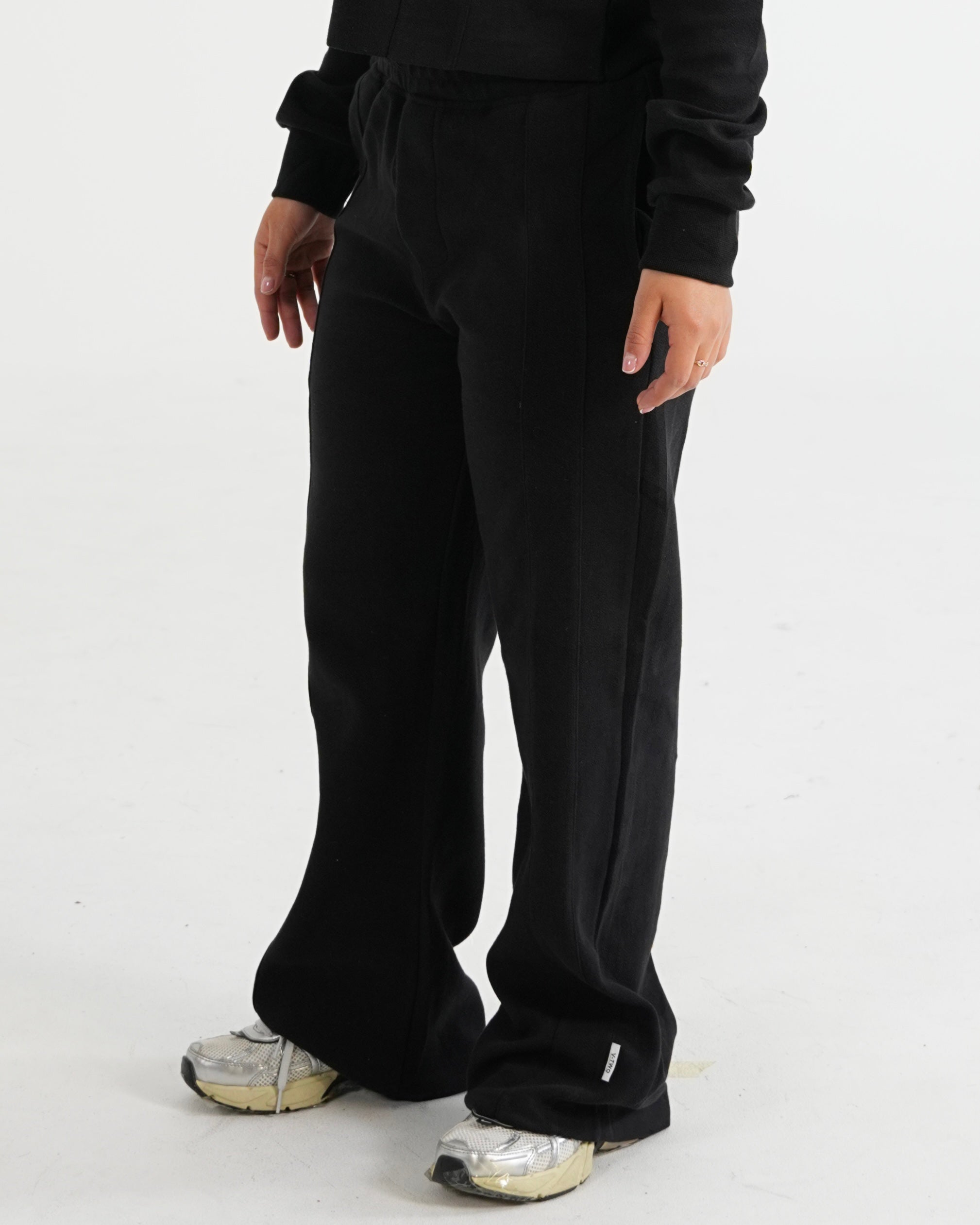 SUDADERA V002 NEGRO